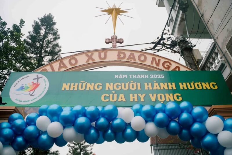 fb-732768673513037_1132021429054740