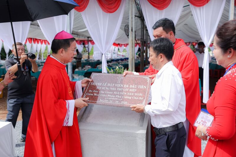 fb-1590026654585244_1136435831964205