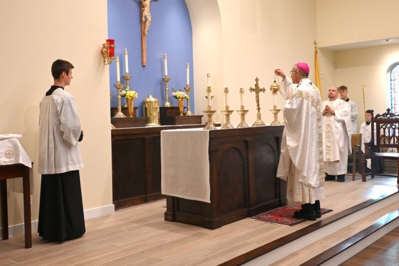 fb-116343758405910_1257060233118215