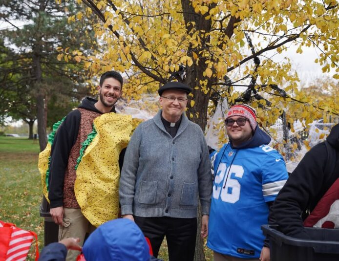 fb-167312016654090_1226618359499764