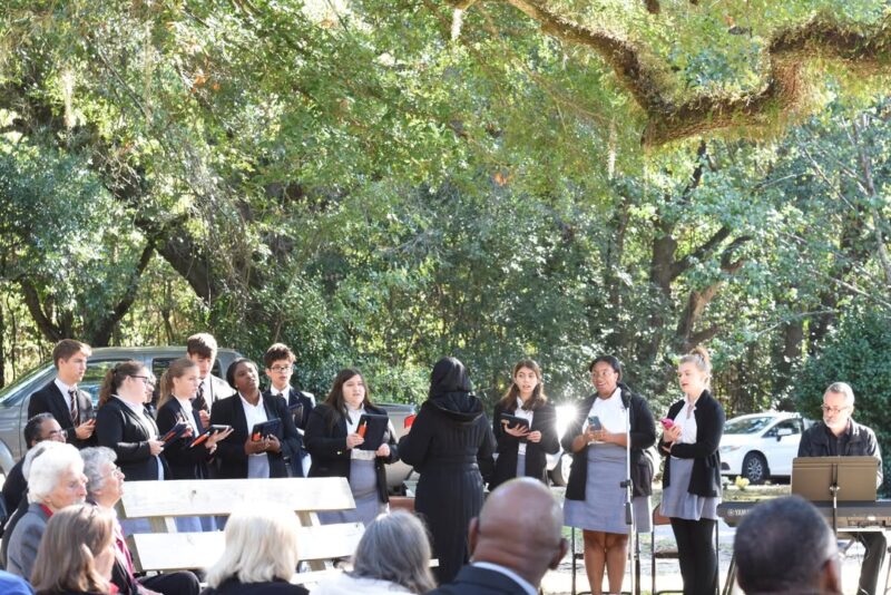 fb-1669188376658004_1462472715879053