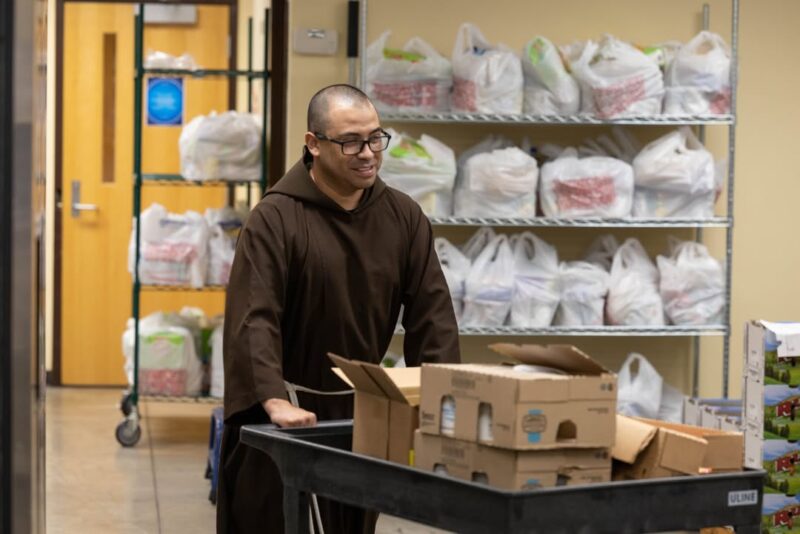 fb-355703527834405_1294428079394661