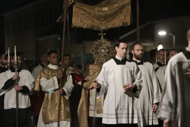 fb-109206489123636_835403185802311