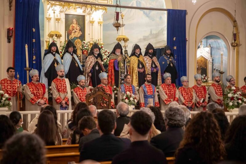 fb-252749634836353_1142422641401222