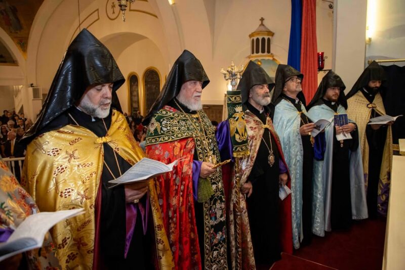 fb-252749634836353_1142422641401222