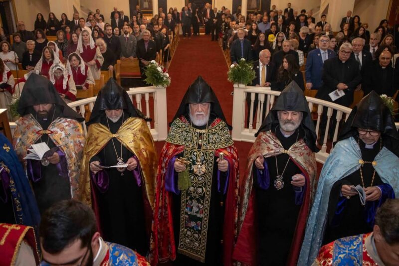 fb-252749634836353_1142422641401222