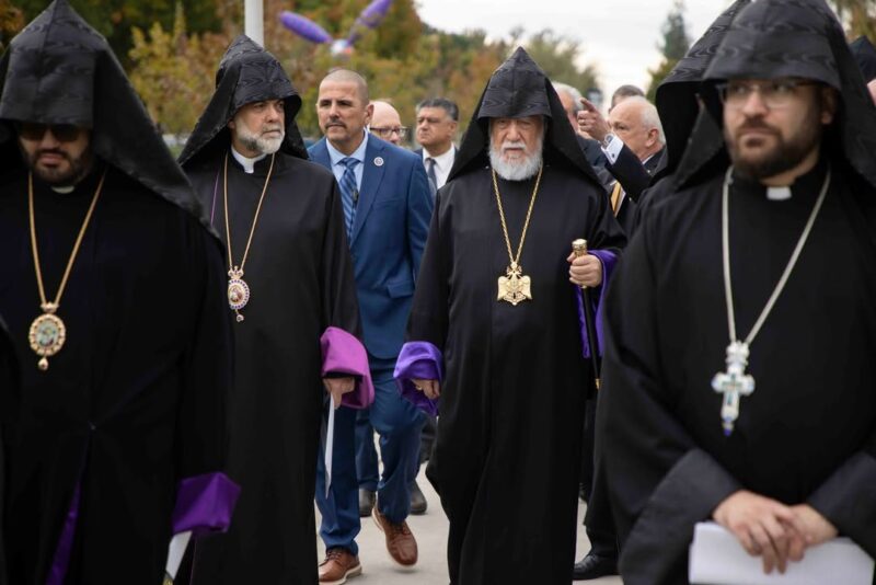 fb-252749634836353_1144028977907255