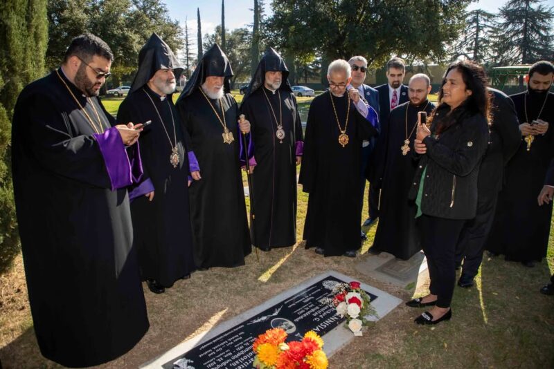 fb-252749634836353_1144028607907292