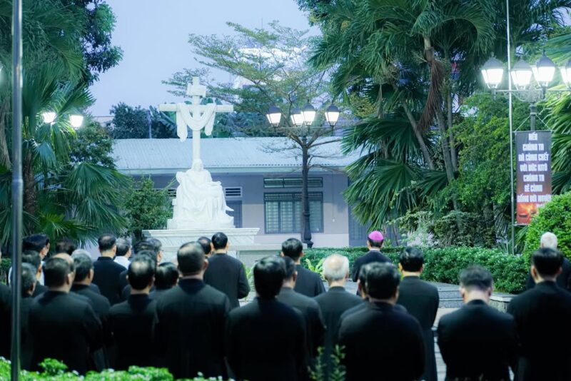 fb-1590026654585244_1152592387015216