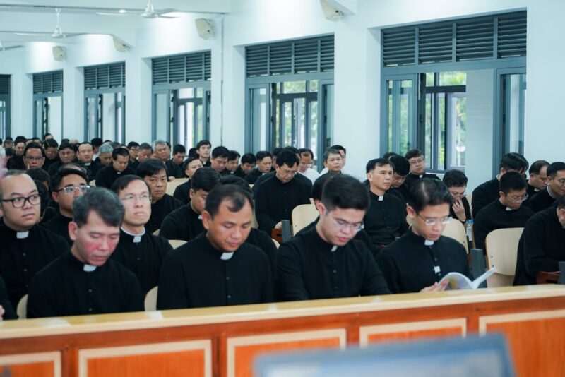 fb-1590026654585244_1152592387015216