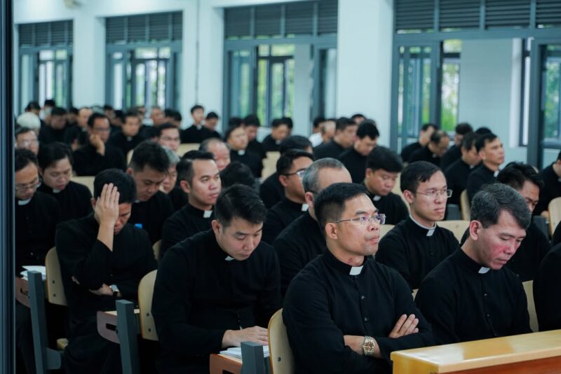 fb-1590026654585244_1152592387015216