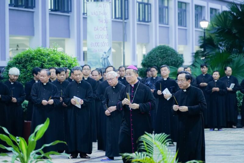 fb-1590026654585244_1152592387015216