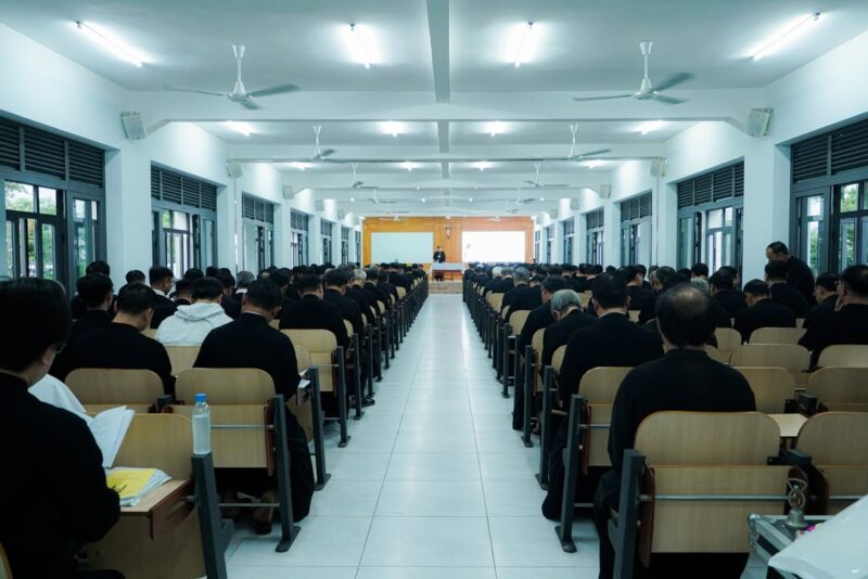 fb-1590026654585244_1152592387015216