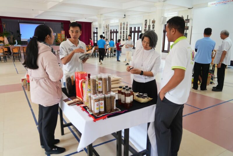 fb-161015470626458_1248599603970778