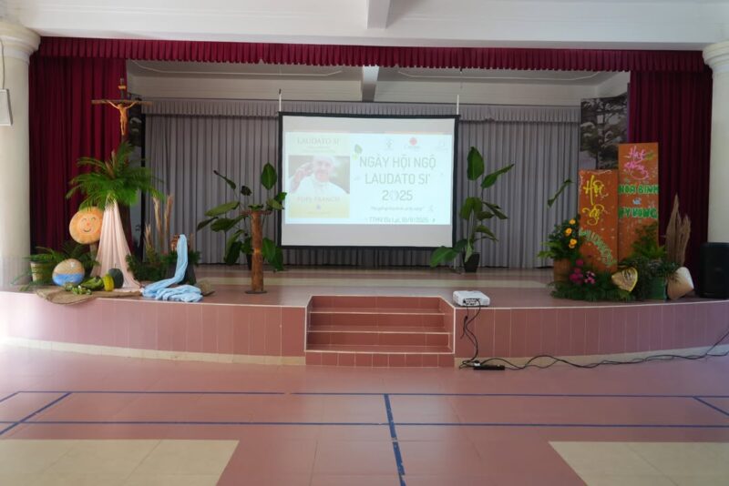 fb-161015470626458_1248599603970778