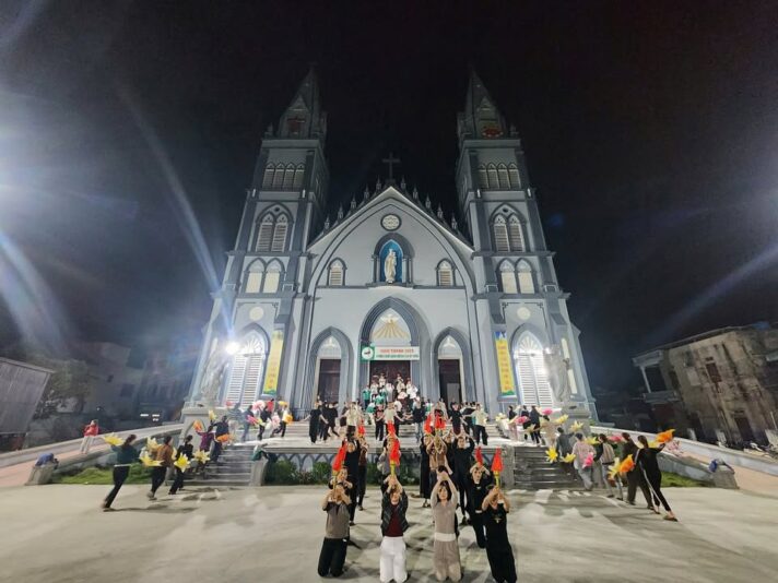 fb-732768673513037_1152139563709593