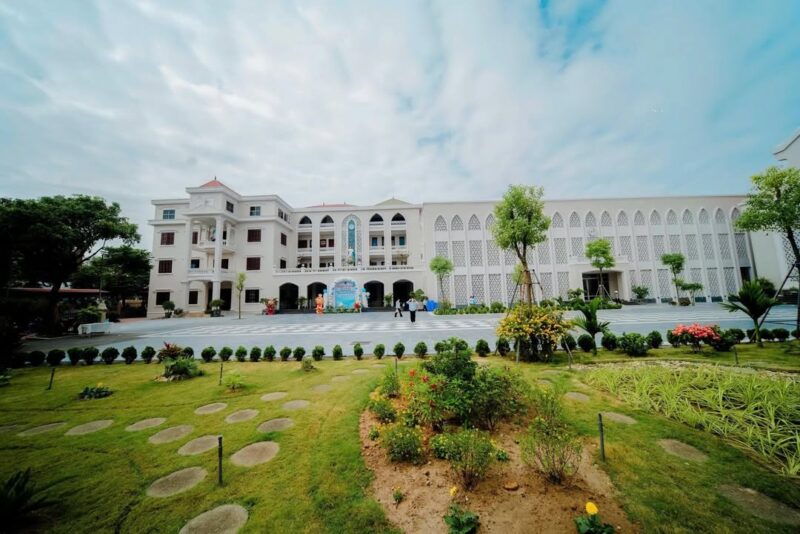 fb-732768673513037_1152064073717142