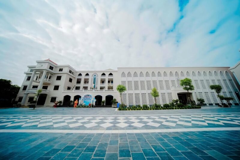 fb-732768673513037_1152064073717142