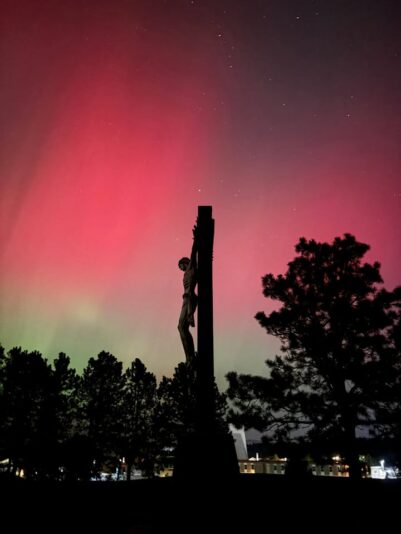 fb-101064066621857_1157070466548878