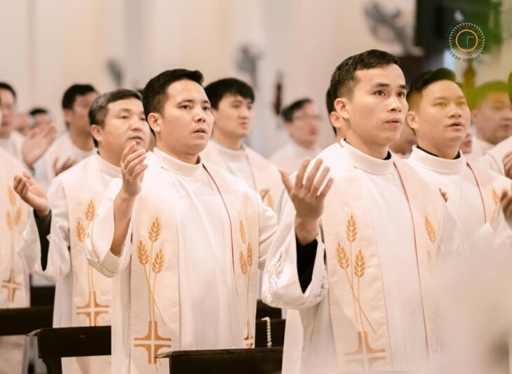 fb-732768673513037_1152609433662606