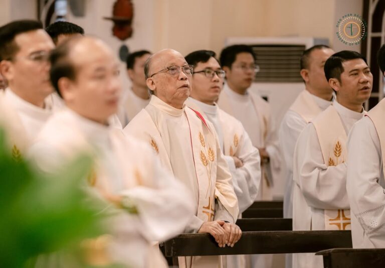 fb-732768673513037_1152609433662606