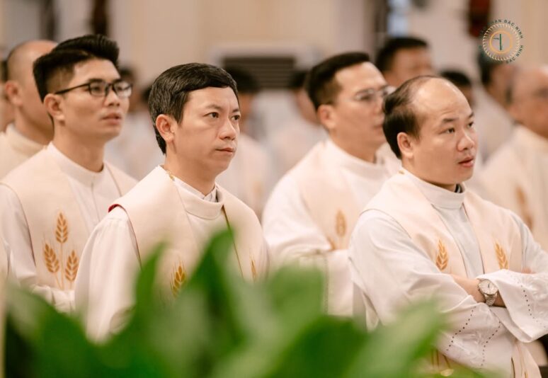 fb-732768673513037_1152609433662606