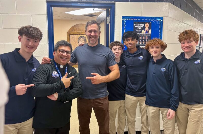 fb-1094082193990443_1294032619433205