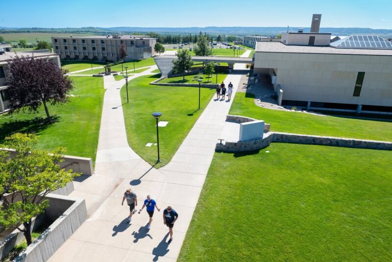 fb-421263834587148_1330534239116542