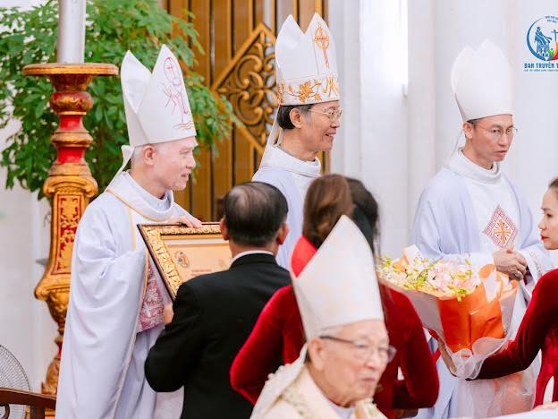 fb-585442494803518_1254544203376793