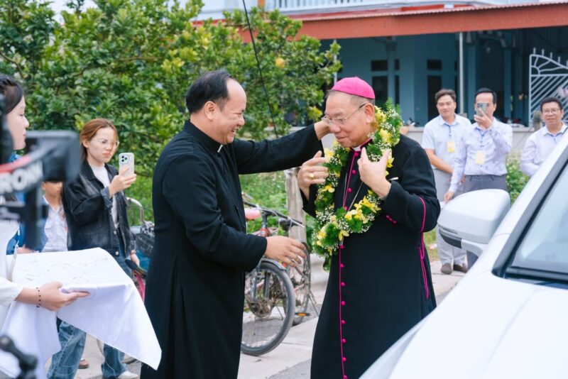 fb-1578851229095483_1247121350792437