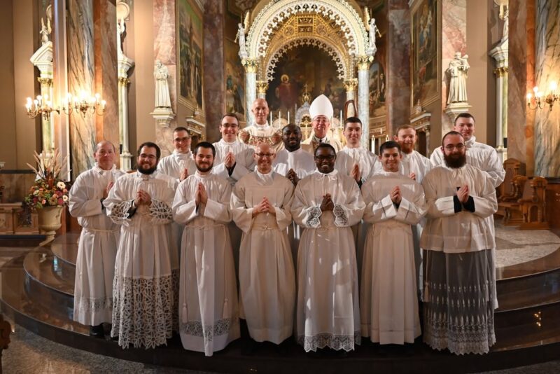 fb-194350237252996_1270034571818959