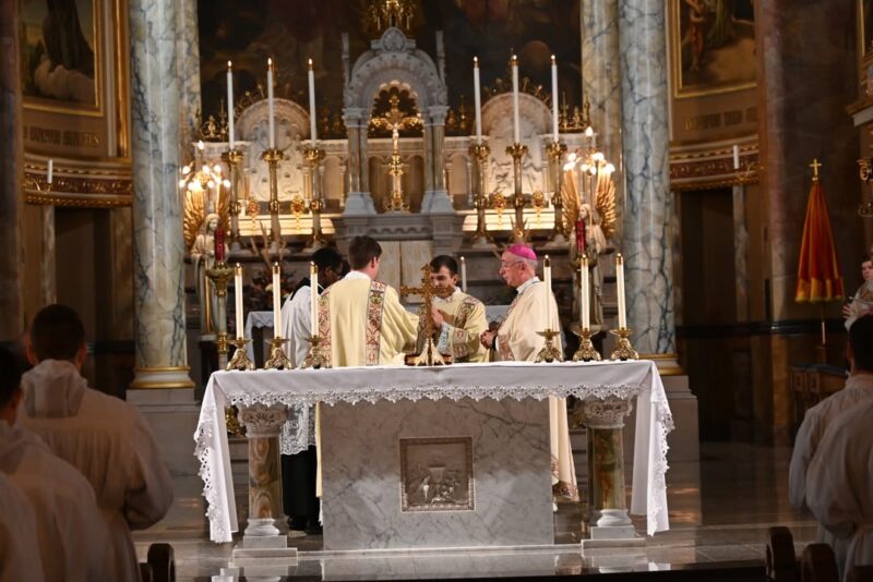 fb-194350237252996_1270034571818959