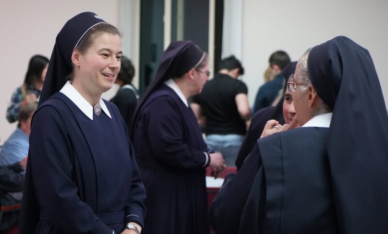 fb-194350237252996_1268939768595106