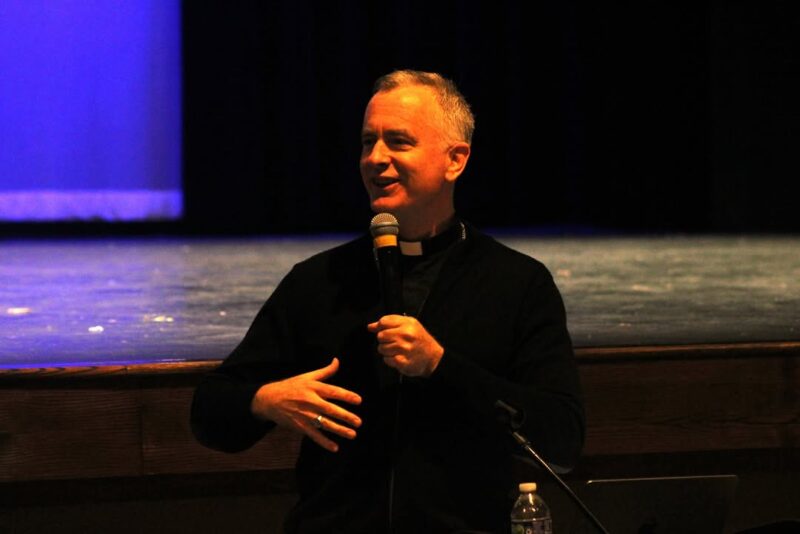 fb-1094082193990443_1296795945823539