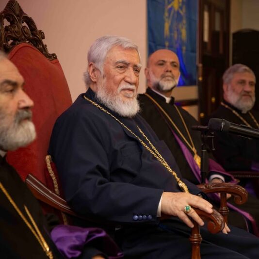 fb-252749634836353_1152682687041884