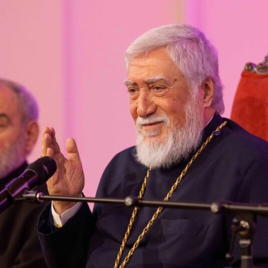 fb-252749634836353_1152682687041884