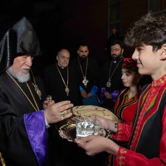 fb-252749634836353_1151813393795480