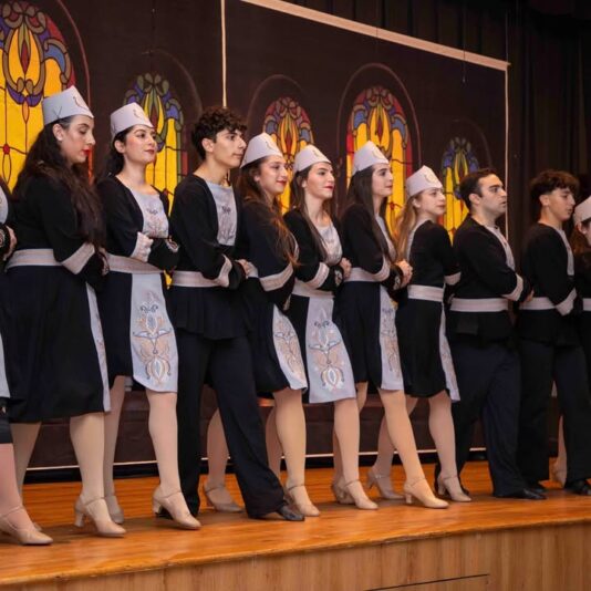 fb-252749634836353_1151813393795480