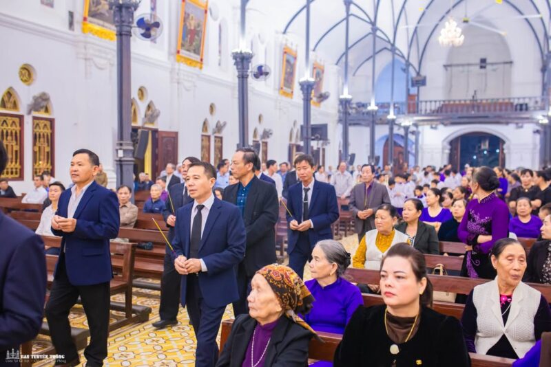 fb-104570015177619_864930619376019