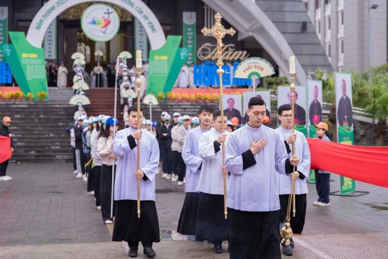 fb-104570015177619_864785529390528