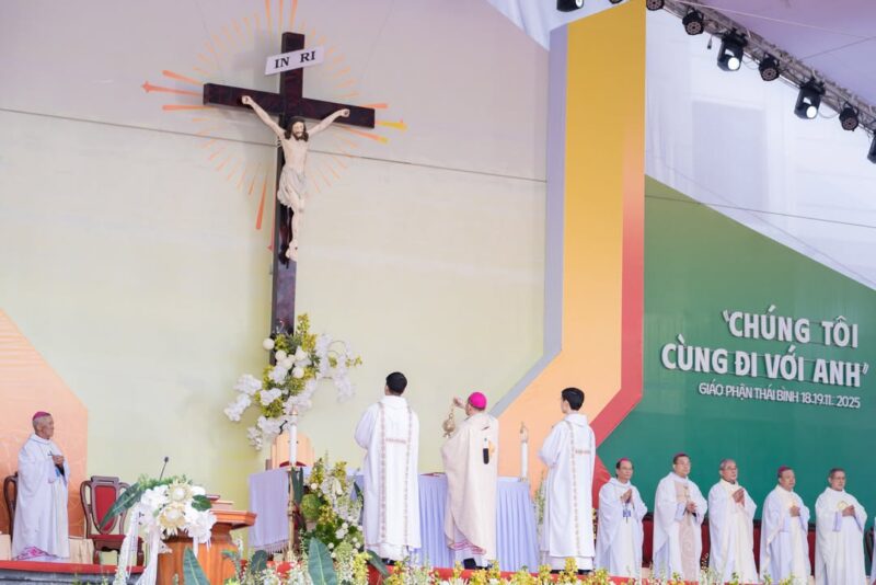 fb-104570015177619_864785529390528