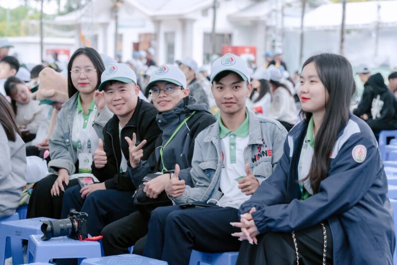 fb-732768673513037_1157326603190889