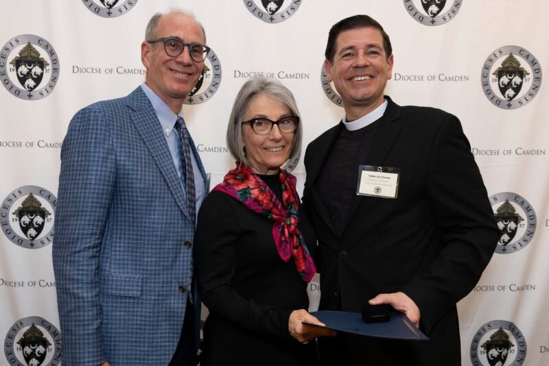 fb-1094082193990443_1299141525588981