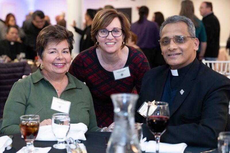 fb-1094082193990443_1299141525588981