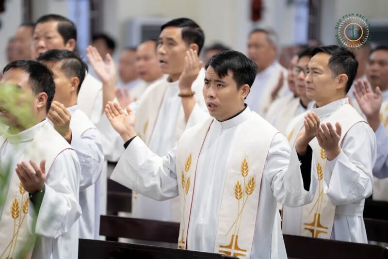 fb-732768673513037_1157840643139485