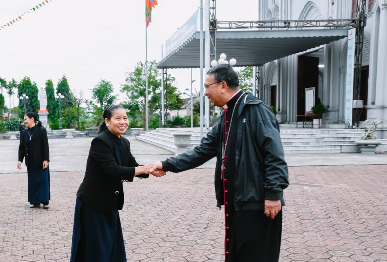 fb-104570015177619_866505075885240