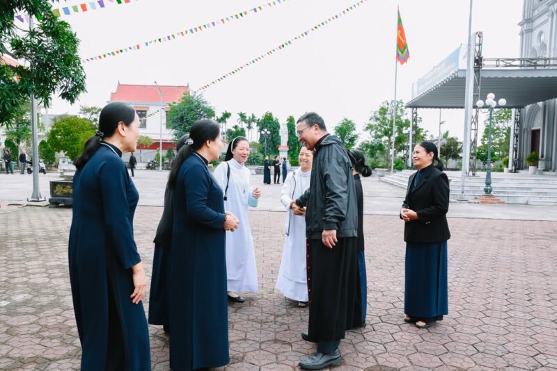 fb-104570015177619_866505075885240