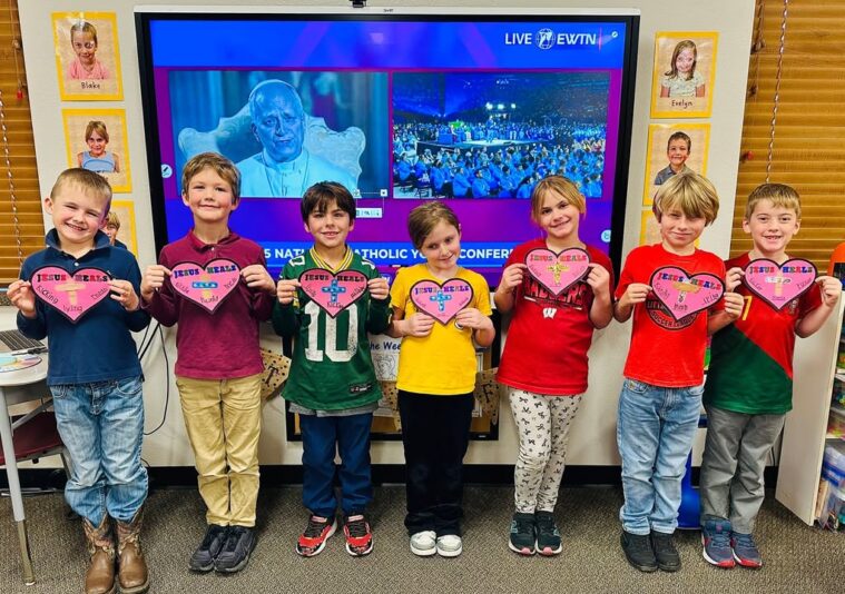 fb-355703527834405_1308807267956742