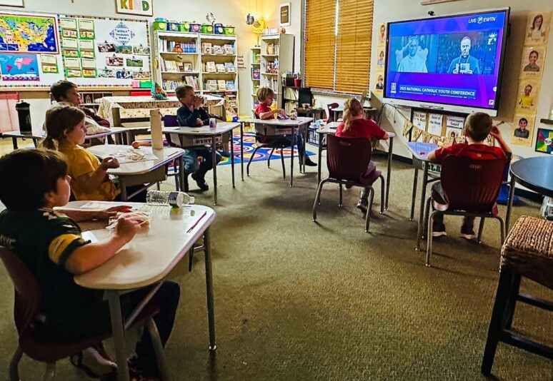 fb-355703527834405_1308807267956742