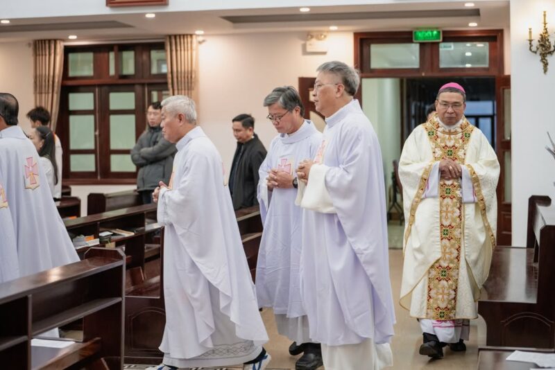 fb-104570015177619_868034645732283